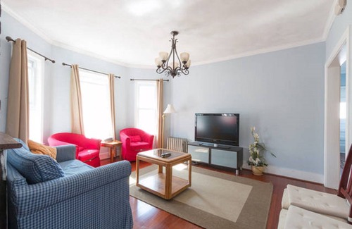 East Somerville Apartment | Nice 3 Bedroom Home Perfect for Access to Central Boston and Cambridge