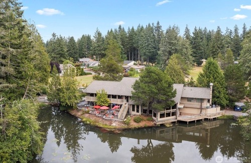 Allyn House | Nice 3-bedroom house in Allyn