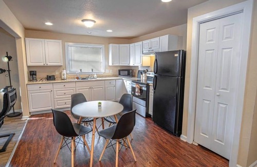 Arena District House | Nice 3BR/2BA Near Downtown 2 min At&t Center