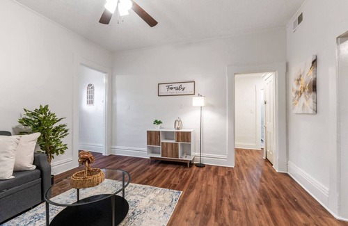 Weinland Park Apartment | Nice 4-bedroom duplex apartment in Columbus