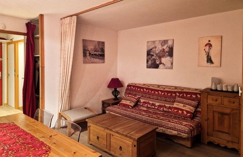 Val-Thorens Apartment | Nice 409 sq ft 3 rooms in the centre of the resort, right on the slopes