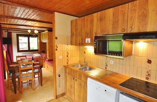 La Chapelle-d'Abondance Apartment | Nice apartment for 4 people with WIFI, TV, balcony, pets allowed and panoramic view