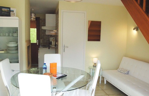 Saint-Jouan-des-Guerets Apartment | Nice apartment for 4 people with pool, WIFI, TV and terrace