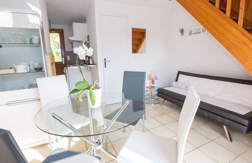Saint-Jouan-des-Guerets Apartment | Nice apartment for 4 guests with WIFI, pool, TV and terrace