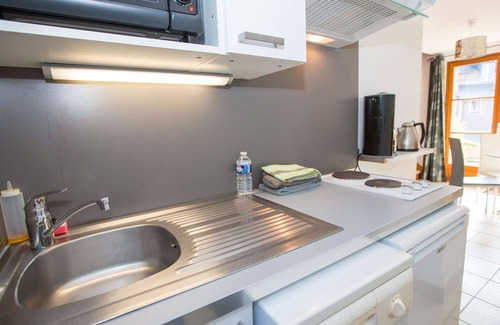 Saint-Jouan-des-Guerets Apartment | Nice apartment for 4 guests with WIFI, pool, TV and terrace