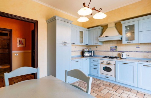 Borghetto Santo Spirito Villa | Nice apartment in villa for 5 people with WIFI, A/C, pool, terrace and pets allowed