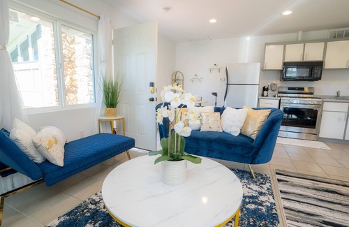 Northridge Apartment | NICE AND CLEAN SINGLE