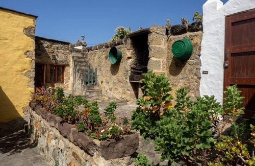 Moya House | Nice and cosy house with garden and jacuzzi