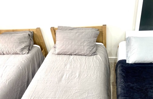 Luton Apartment | Nice And Cosy Large Studio Near to London Luton Airport (Pet Friendly)