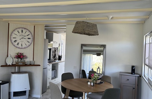 Petten Ski Chalet | Nice and cozy Chalet for 4 people, near the beach.