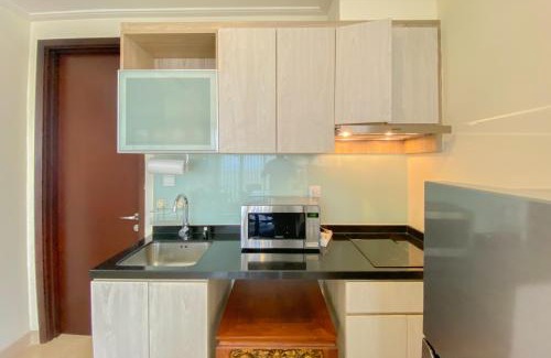 Cikini Apartment | Nice and Homey 2BR Apartment at Menteng Park By Travelio