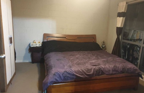 Mount Albert Apartment | Nice and tidy 3 bedrooms apartment, free parking