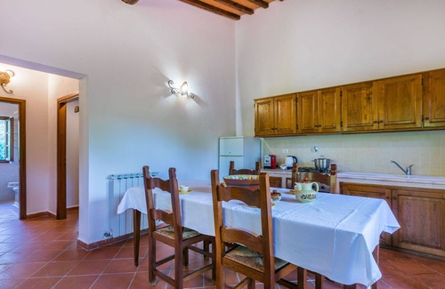 Castellina in Chianti Villa | Nice apartment in villa for 4 people with WIFI, A/C, pool, TV, patio and panoramic view