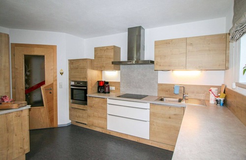 Strass im Zillertal Apartment | Nice apartment for 8 guests with WIFI, TV, patio and pets allowed