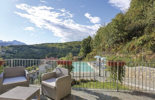 Villa Collemandina Villa | Nice apartment in villa for 5 people with pool, WIFI, terrace and pets allowed