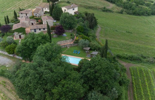 Greve in Chianti House | Nice apartment in villa for 8 guests with pool, WIFI, TV, patio and pets allowed