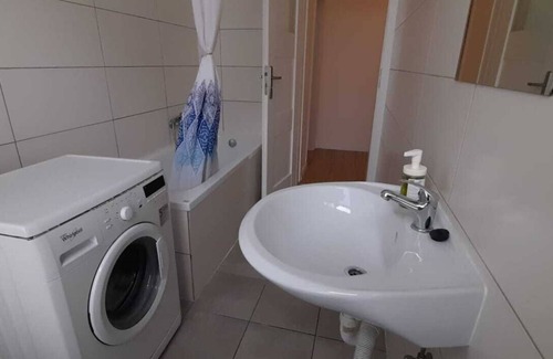Zeitz Apartment | Nice apartment close to Leipzig