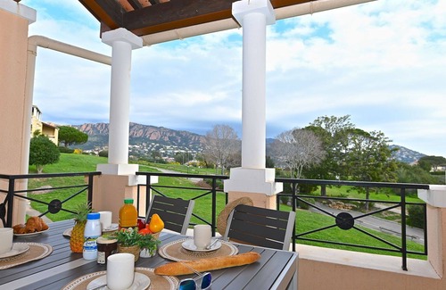 Agay Apartment | Nice apartment for 4 people with WIFI, pool, TV and patio