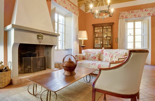 San Gimignano City Centre Apartment | Nice apartment for 6 guests with terrace