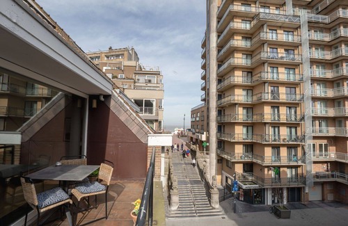 Blankenberge Apartment | Nice apartment for 6 people with WIFI, TV, terrace and pets allowed