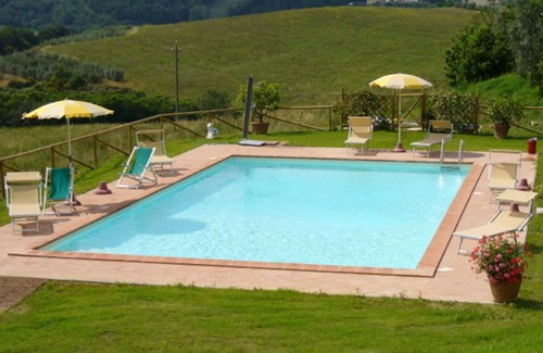 San Gimignano Apartment | Nice apartment for 4 guests with WIFI, pool, A/C, pets allowed and panoramic view