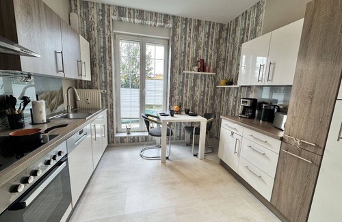 Steinheim Apartment | Nice apartment for 2 guests with WIFI, hot tub, TV, patio and pets allowed