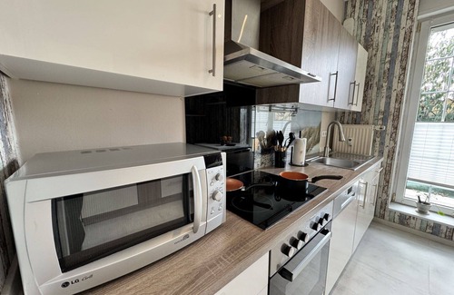 Steinheim Apartment | Nice apartment for 2 guests with WIFI, hot tub, TV, patio and pets allowed