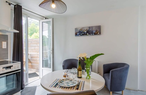 Locquirec Apartment | Nice apartment for 2 guests with WIFI, TV, terrace and pets allowed