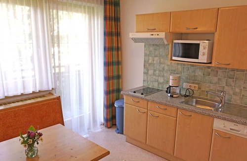 Pettneu am Arlberg Apartment | Nice apartment for 2 guests with WIFI, TV and terrace
