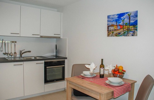 Orselina Apartment | Nice apartment for 2 guests with WIFI, TV and patio