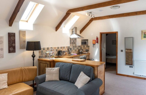 Fivelanes Apartment | Nice apartment for 2 people with hot tub, WIFI, TV, balcony and pets allowed