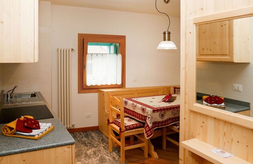 Raveo Apartment | Nice apartment for 2 people with WIFI, TV, patio and pets allowed