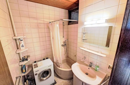 Sankt Urban Apartment | Nice apartment for 3 guests with WIFI, pool, TV and balcony