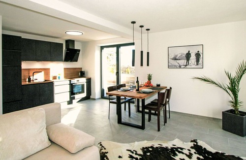 Axams Apartment | Nice apartment for 3 guests with WIFI, TV and terrace