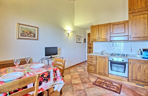 Certaldo Apartment | Nice apartment for 3 people with A/C, WIFI, TV and panoramic view, close to San Gimignano