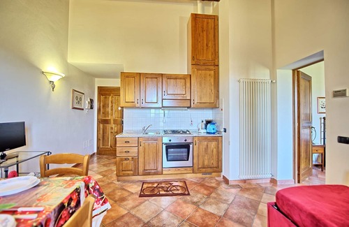 Certaldo Apartment | Nice apartment for 3 people with A/C, WIFI, TV and panoramic view, close to San Gimignano