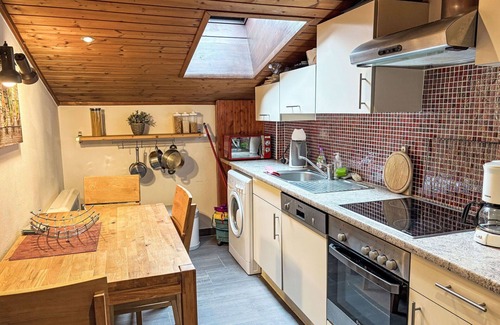 Saalbach-Hinterglemm Apartment | Nice apartment for 4 guests with WIFI, TV and balcony