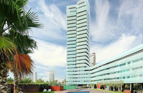 Diagonal Mar i el Front Maritim del Poblenou Apartment | Nice apartment for 4 people with A/C, pool, WIFI, TV, terrace and parking