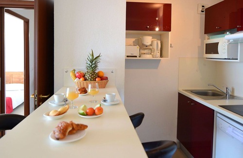 Ajaccio Apartment | Nice apartment for 4 guests with pool, A/C, WIFI, TV, terrace and pets allowed