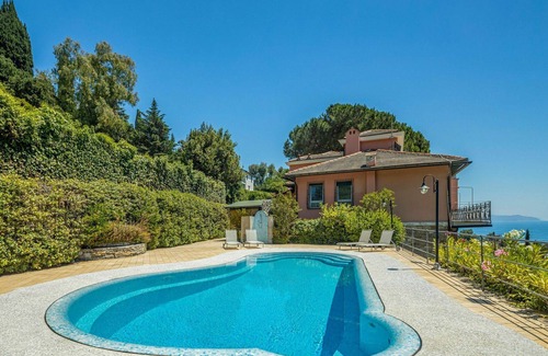 Rapallo Apartment | Nice apartment for 4 guests with A/C, pool, TV and patio