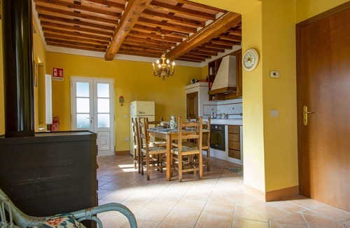 Fucecchio Apartment | Nice apartment for 4 people with pool, A/C, WIFI, balcony and pets allowed