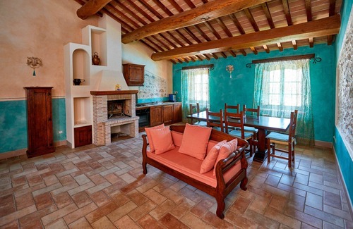 San Brizio Apartment | Nice apartment for 4 guests with WIFI, pool, TV and pets allowed, close to Spoleto
