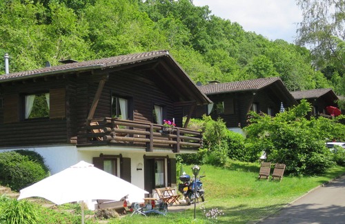 Schoenecken Apartment | Nice apartment for 4 people with WIFI, TV, patio and pets allowed