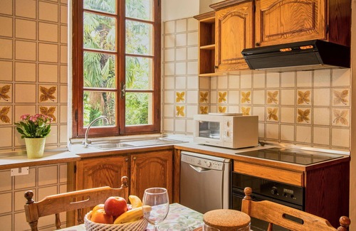 Tavernerio Apartment | Nice apartment for 4 people with WIFI, TV, patio and pets allowed