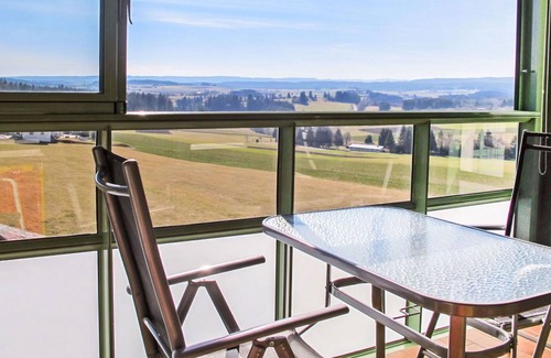 Loffingen Apartment | Nice apartment for 5 guests with pool, WIFI, TV, balcony and parking