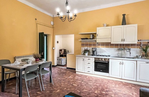 Prela Apartment | Nice apartment for 5 guests with WIFI, pool, TV, patio and pets allowed