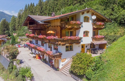 Gerlosbergeben Apartment | Nice apartment for 5 people with WIFI, TV, balcony, panoramic view and parking