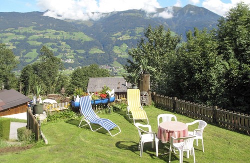 Fuegen Apartment | Nice apartment for 6 people with WIFI, TV and terrace