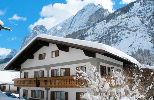 Penia Apartment | Nice apartment for 6 guests with WIFI, TV and patio