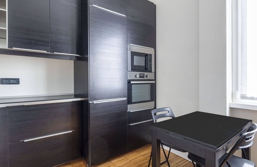 Centro Direzionale Apartment | Nice apartment for 6 people with A/C, WIFI, TV and balcony